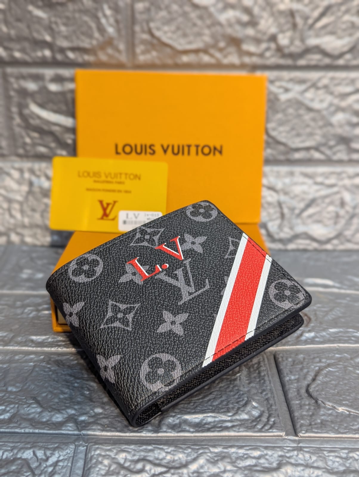 LOUIS VUITTON-BIFOLD WALLET